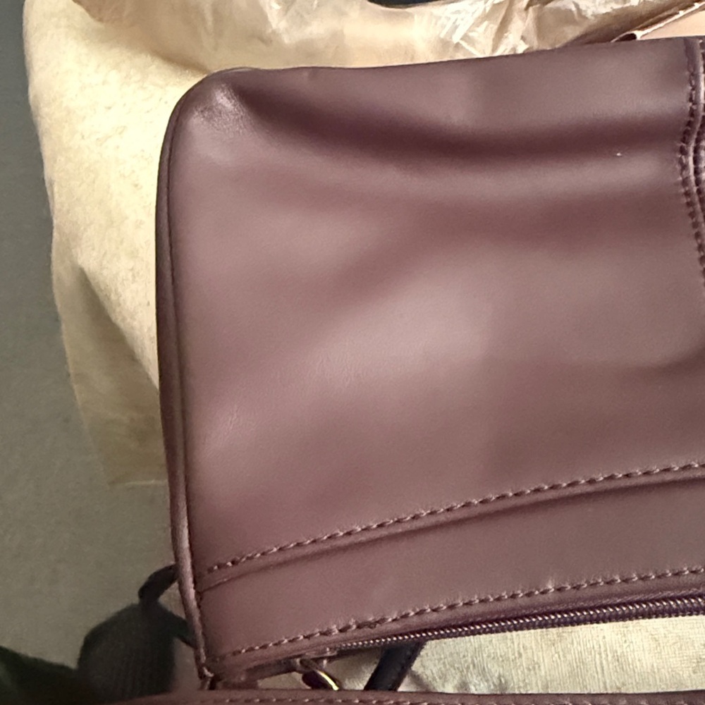 Etienne Aigner Rich signature color Leather Handbag - Picture 4 of 5